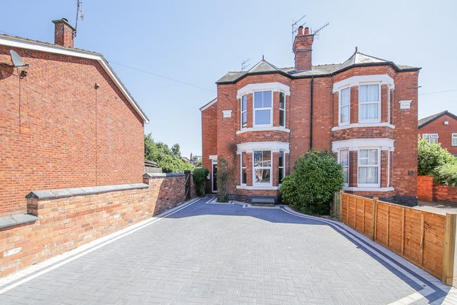 Large 6 Bed STUDENT House, stunning property  Main Photo