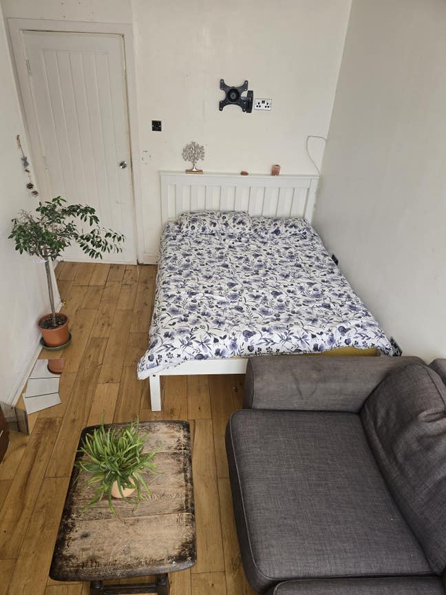 Beautiful rooms available in Roehampton Main Photo