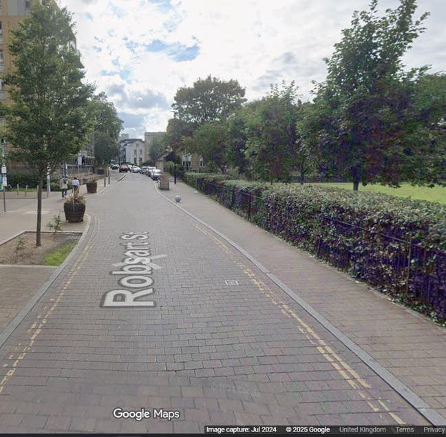 Bright Furnished Room in Spacious- Prime Location  Main Photo