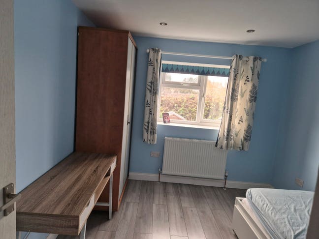 Spacious Double room for rent  Main Photo