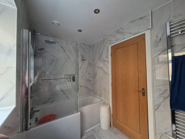 Spacious Double room for rent fully furnished Main Photo