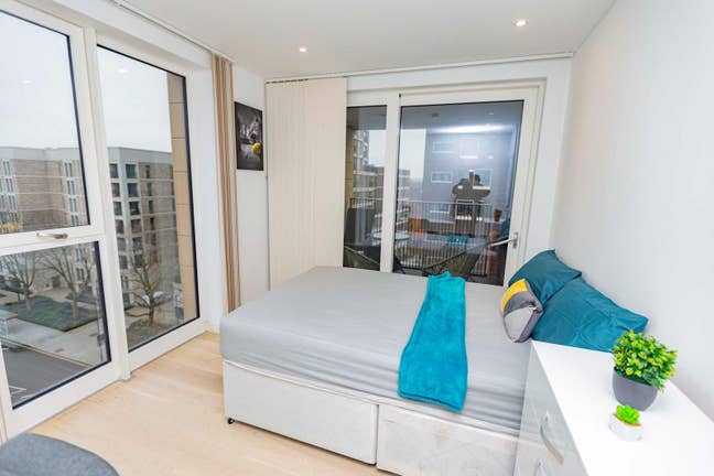 🌟 Double Furnished Room + Private Balcony. Main Photo