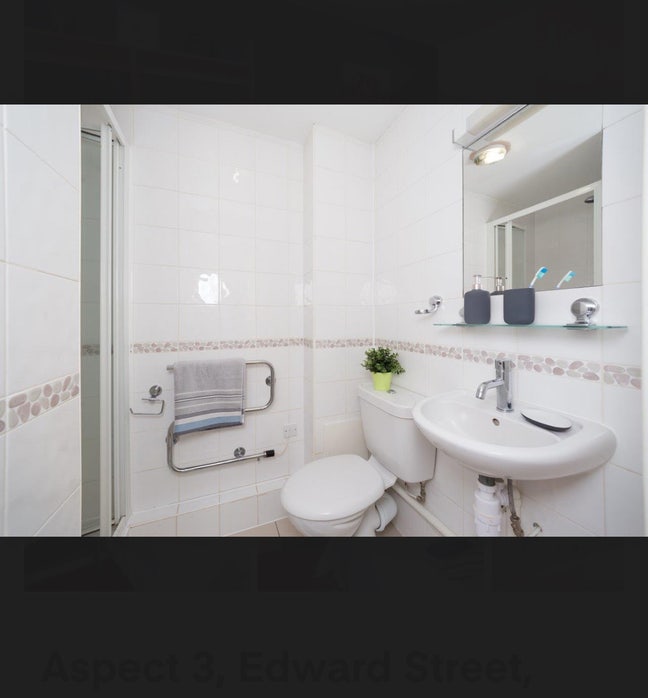  1  Ensuite  Room-  Aspect  S3  Main Photo