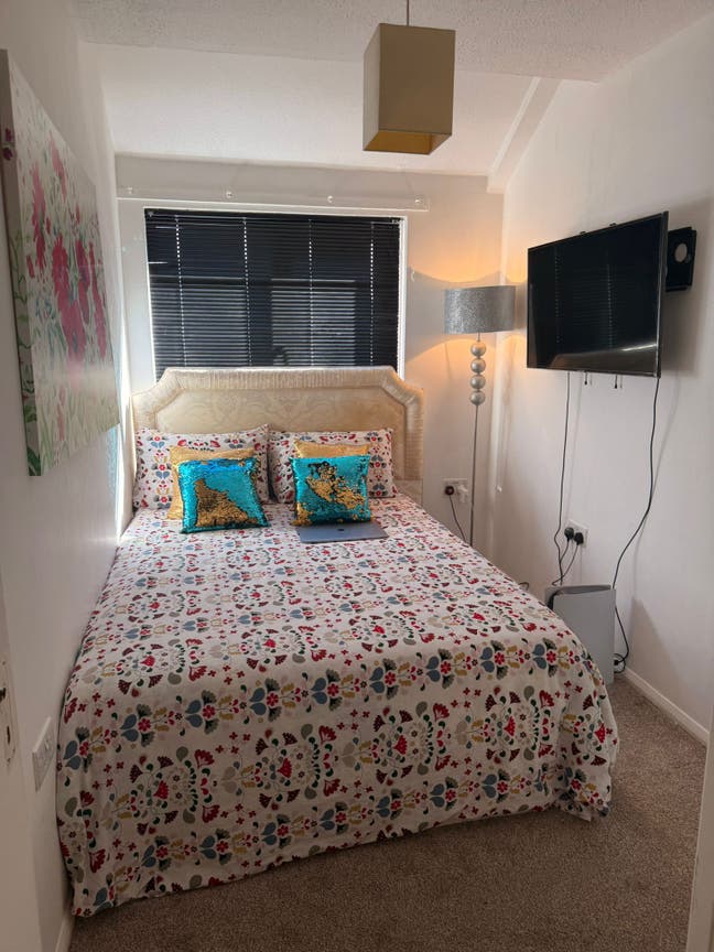 Single  Room  with  All  Bills  Included  –  SE12  Main Photo