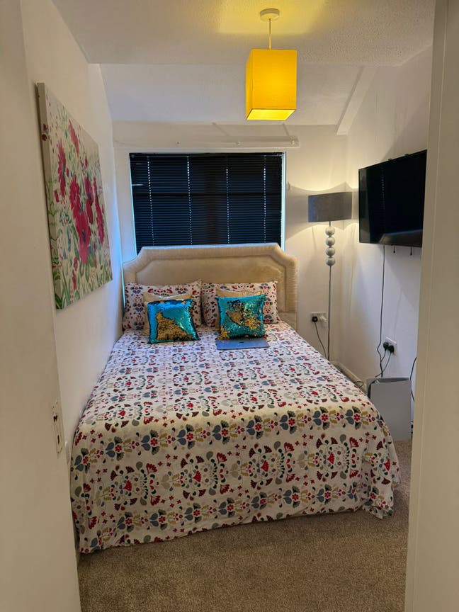 Single Room with All  Bills Included – SE12 9EU Main Photo