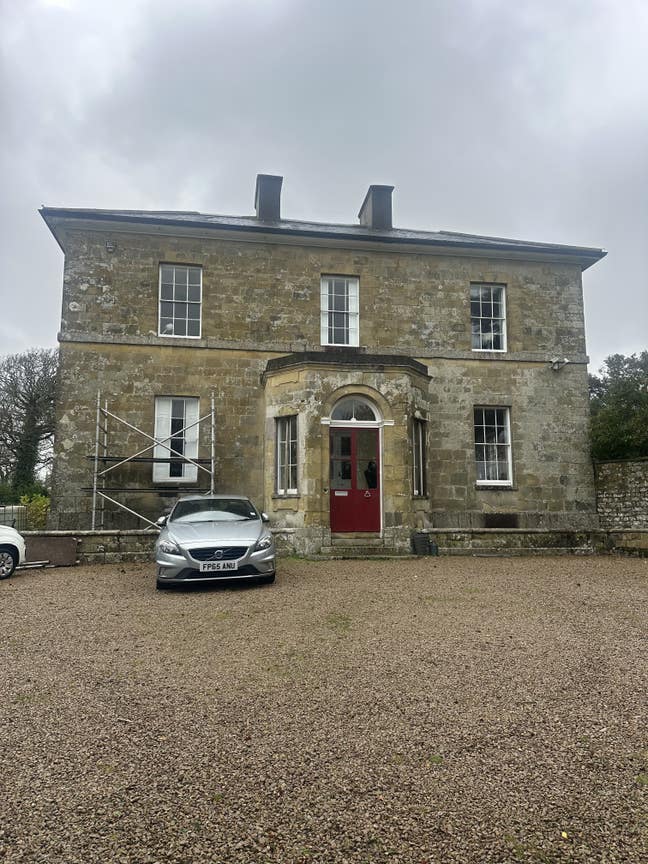 Large En-suite room in Georgian Mansion Main Photo