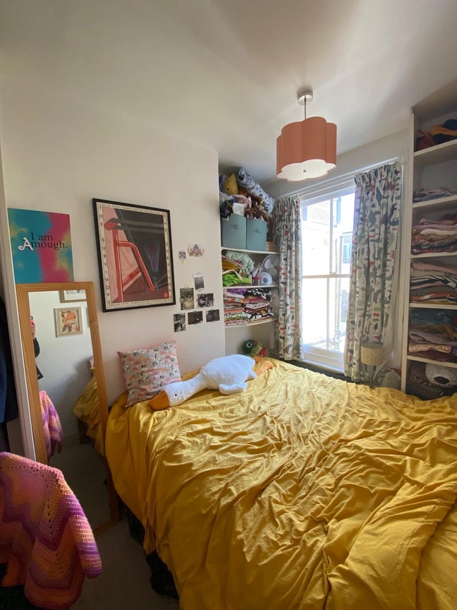 Lovely double room in Nine Elms!  Main Photo