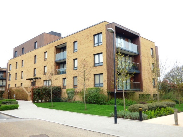 Stunning one bedroom apartment Kidbrooke Village  Main Photo