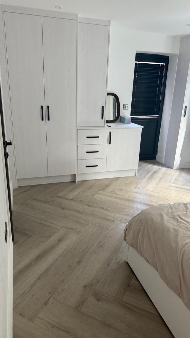 Double bedroom with en-suite  Main Photo