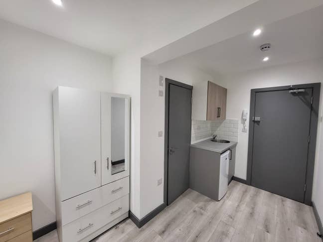 Studio Room Available – Rothesay Avenue, Greenford Main Photo