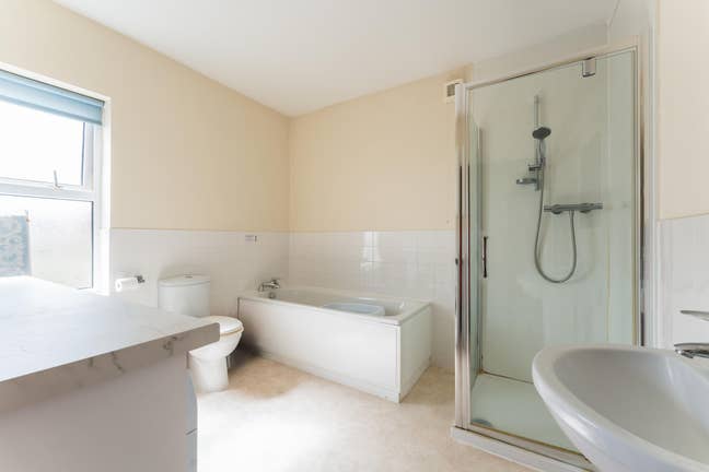 Room 4, 40 Clifton Road  Main Photo