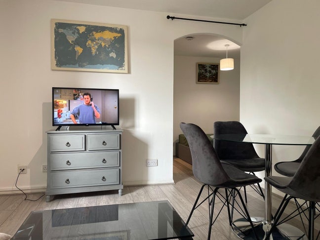 Premium 1-Bedroom Apartment in Canada Water  Main Photo