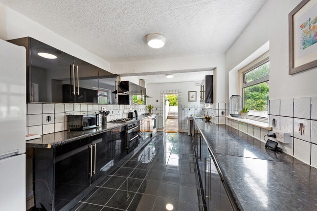 🍀Large Couple Room – No Deposit! - All Bills 🍀 Main Photo