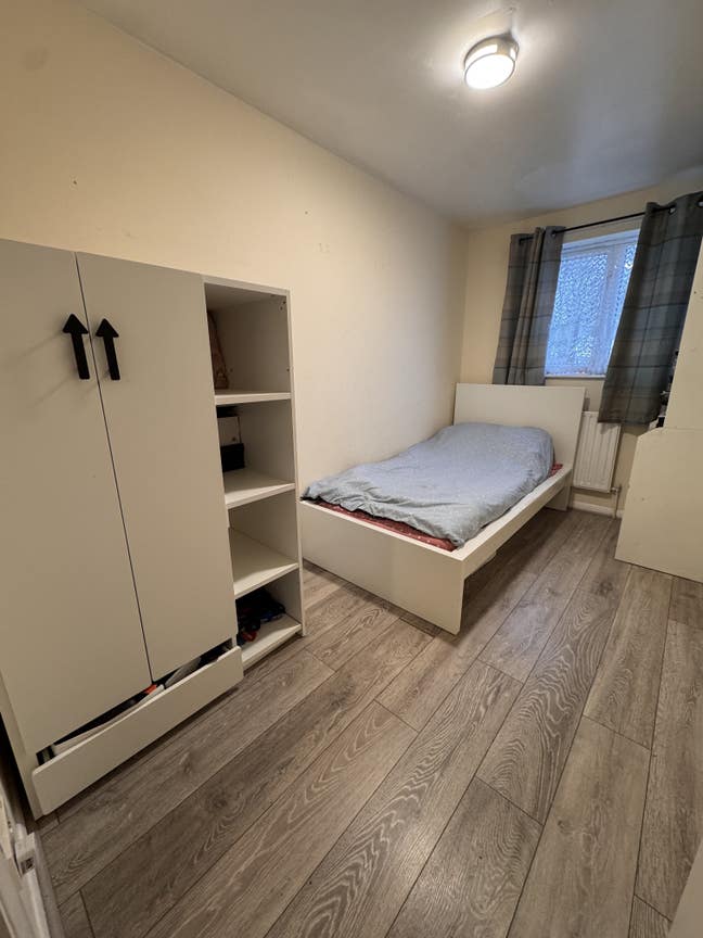 Single Room Available Near Laindon Station  Main Photo
