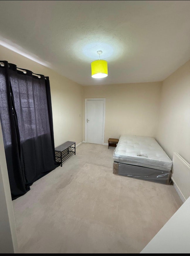 Rooms in N212AX  Main Photo