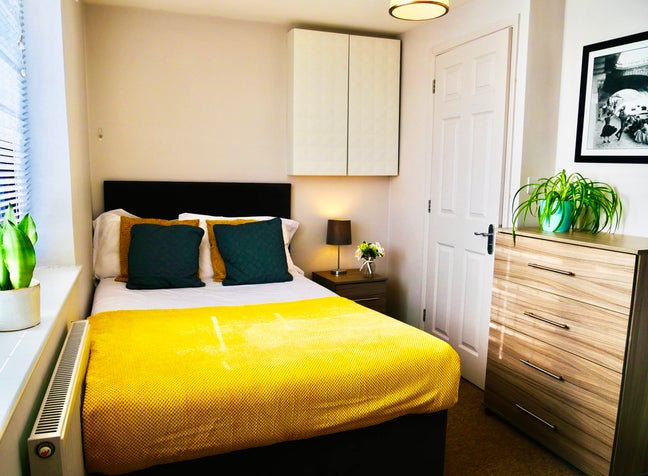  🍁Convenient Location & Friendly Housemates  🍁 Main Photo