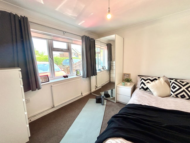 This House Is Hot Property 💚🏡 Dont Miss Out
 Main Photo