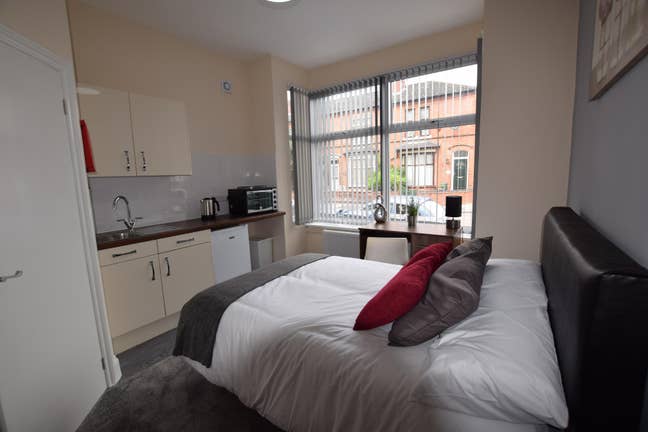 Lovely Studio CominG soon Bills inclusive Main Photo