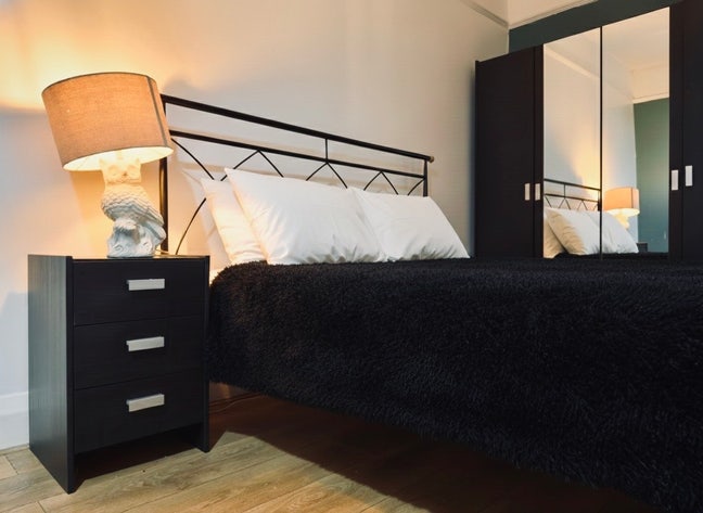 Large Double Room , Furnished in London Main Photo