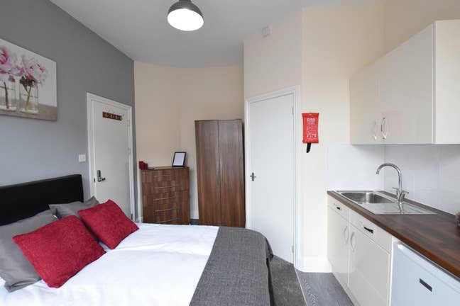 Lovely Studio Coming soon Bills inclusive Main Photo