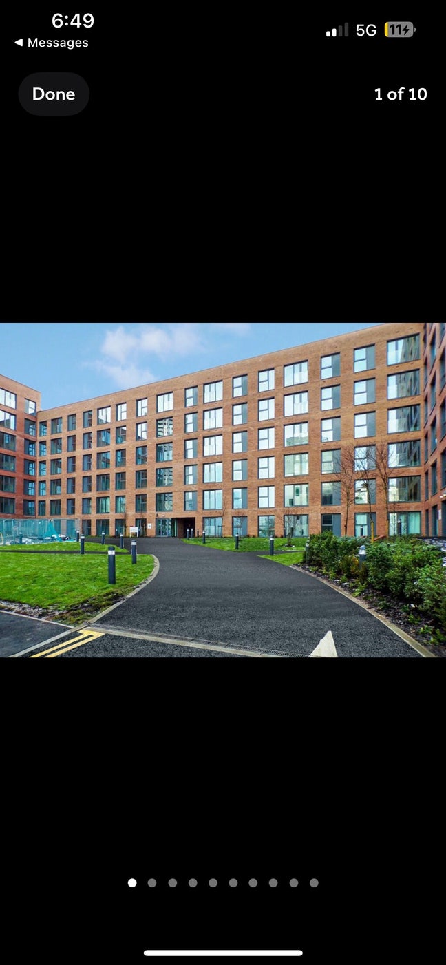 This is a two bedroom house in city center  Main Photo