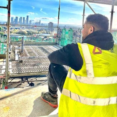 32 year old Male seeks a single or double room Main Photo