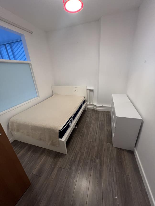 Room to rent in city centre  Main Photo
