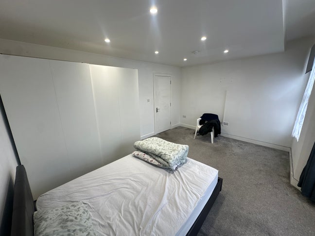 Two Rooms to Rent Ilford Lane, Ilford Main Photo