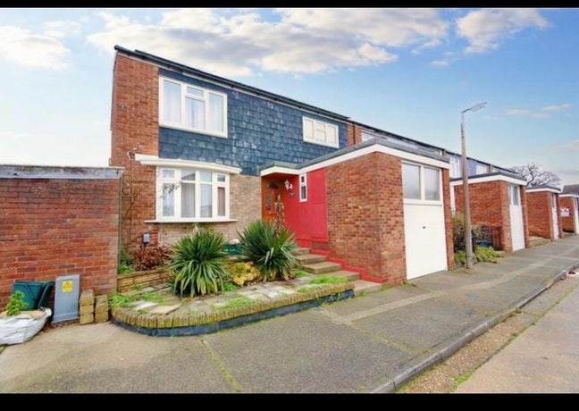 Double bedroom available in Colchester/ Greenstead Main Photo