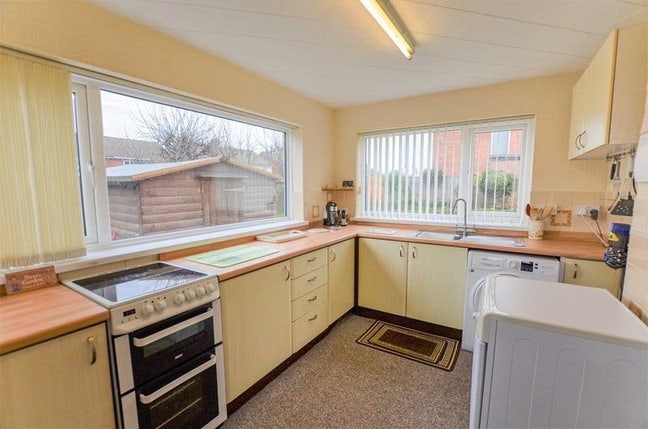 1 single Room Available Main Photo