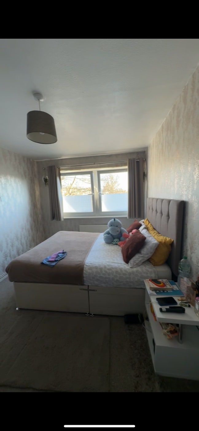 Room in Thamesmead  Main Photo