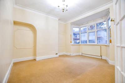 Fully Furnished 4-Bed Home | RM8 | Bills Included  Main Photo