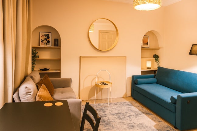 Newly renovated apartment in central Bath Main Photo