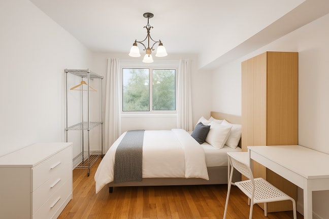 Bright double room with parking by Riverside SW6 Main Photo