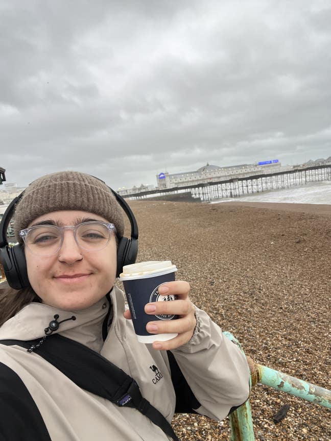 I am a professional female aged 26 looking to... Main Photo