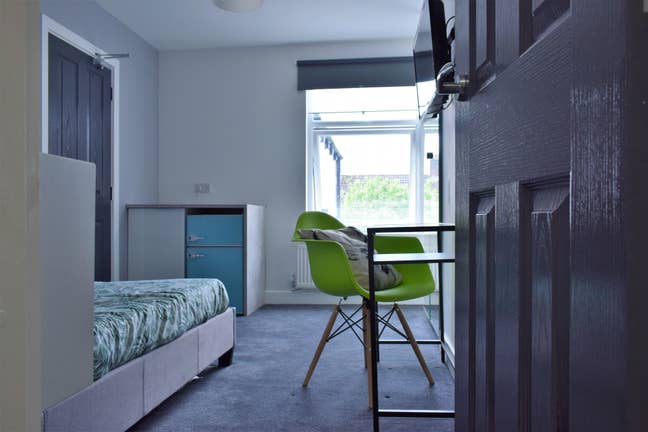 ✨ Lovely En-Suite Room on Marshalls Cross Road Main Photo