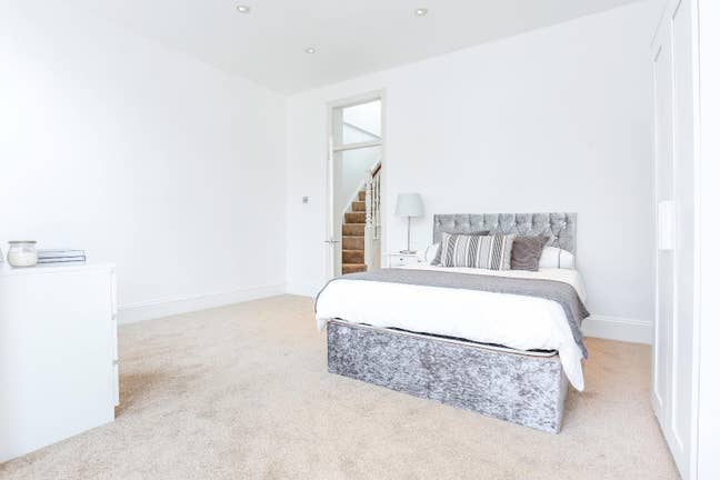 Lovely Large Double Bedroom in Chiswick W4 Main Photo