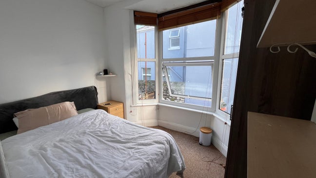 Single bedroom - Mutley  Main Photo