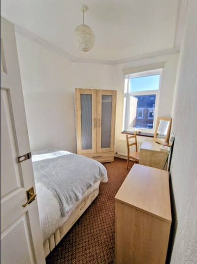 2 rooms for yourself in newly renovated house, NE8 Main Photo