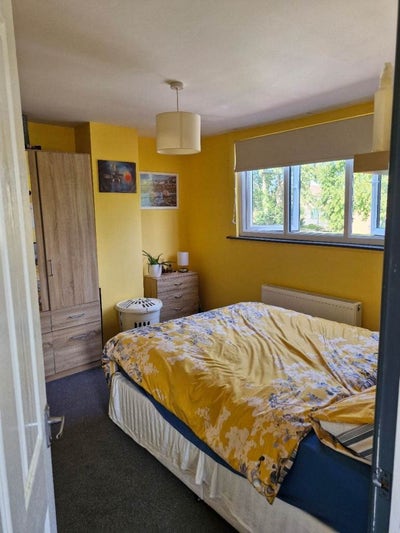 Double Room in 2-Bed House – All Inclusive WN2 Main Photo