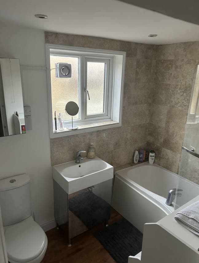 1 Month Sublet - Cozy, Fully furnished flat Main Photo