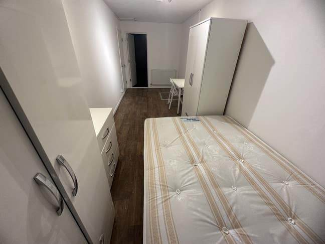 Double Ensuite | Harrow Residential Area Main Photo