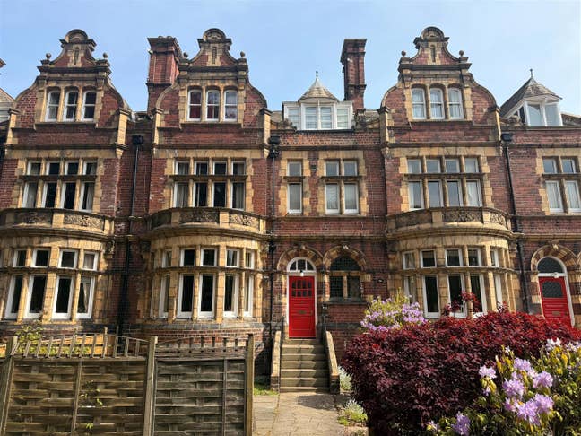 A spacious ground floor apartment located on Otley Main Photo