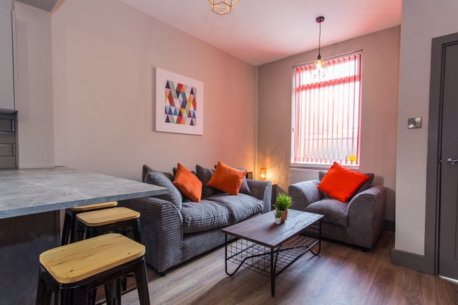 42 Percy Street Main Photo