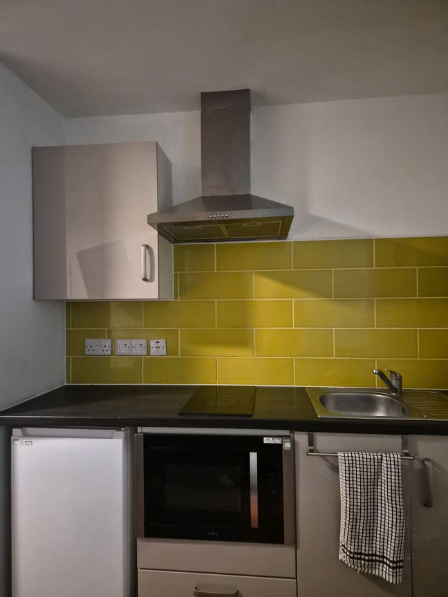 Studio for Sublet Main Photo