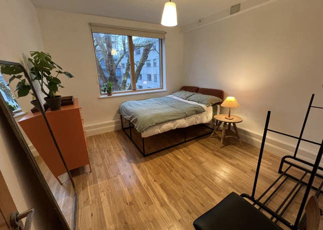 Large Double Room in Hoxton  Main Photo