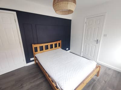 Newly renovated Double EN SUITE Main Photo