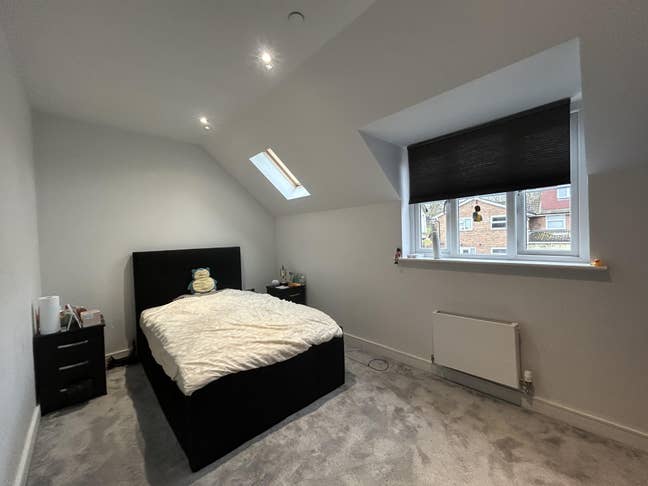 Bright Single Room in 2-Bed House, Close to Debden Main Photo