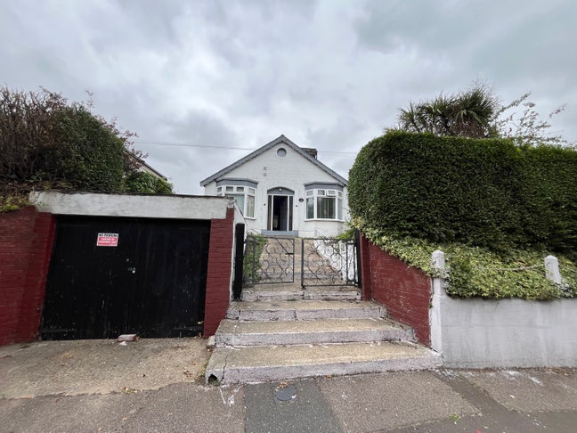 Wonderful spacious room with ensuite! Main Photo