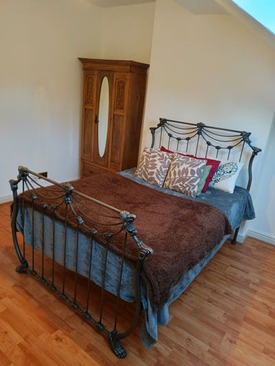 Newly refurbished flat near city centre  Main Photo